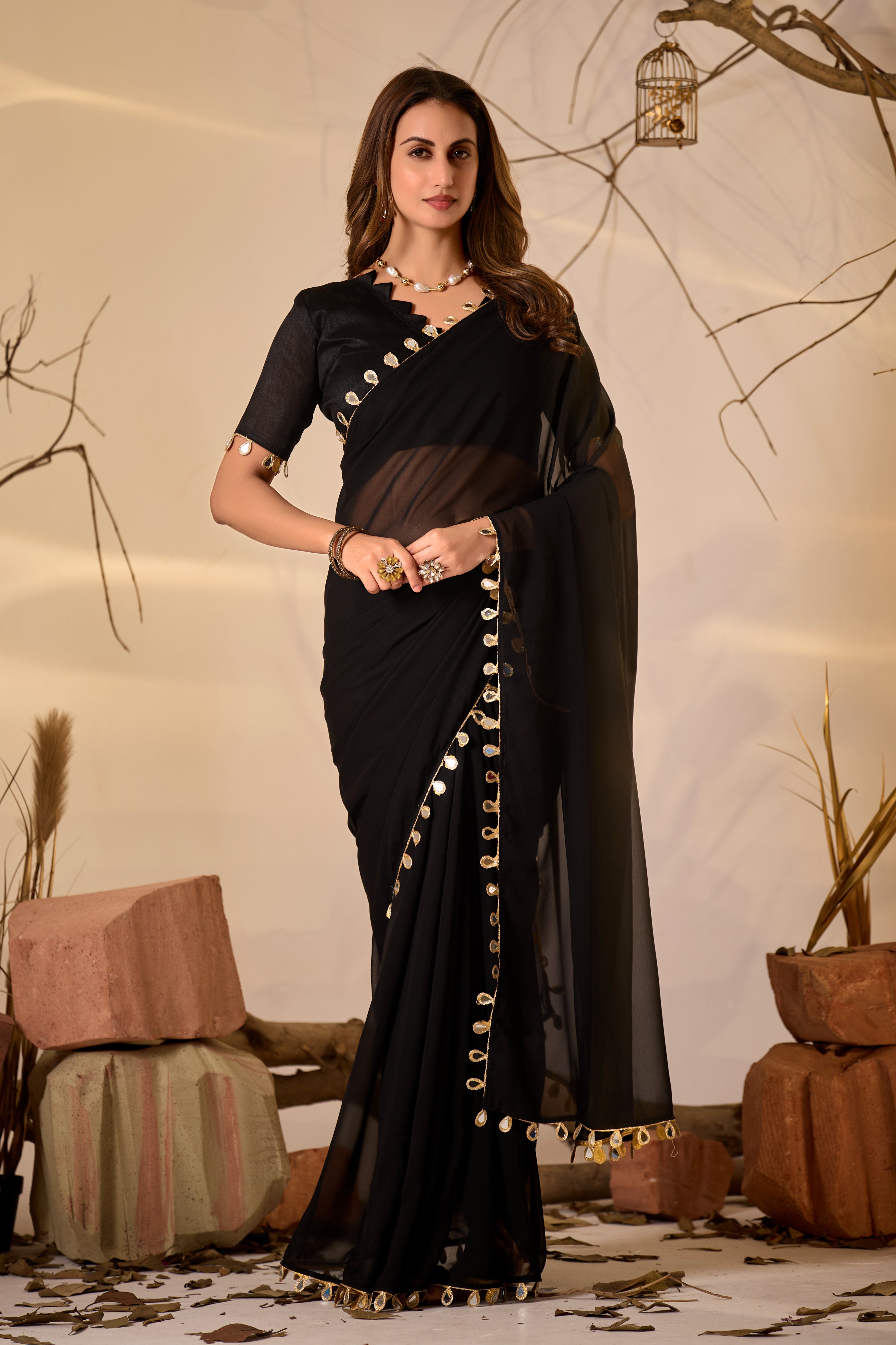 Georgette Saree with Teardrop Golden Border