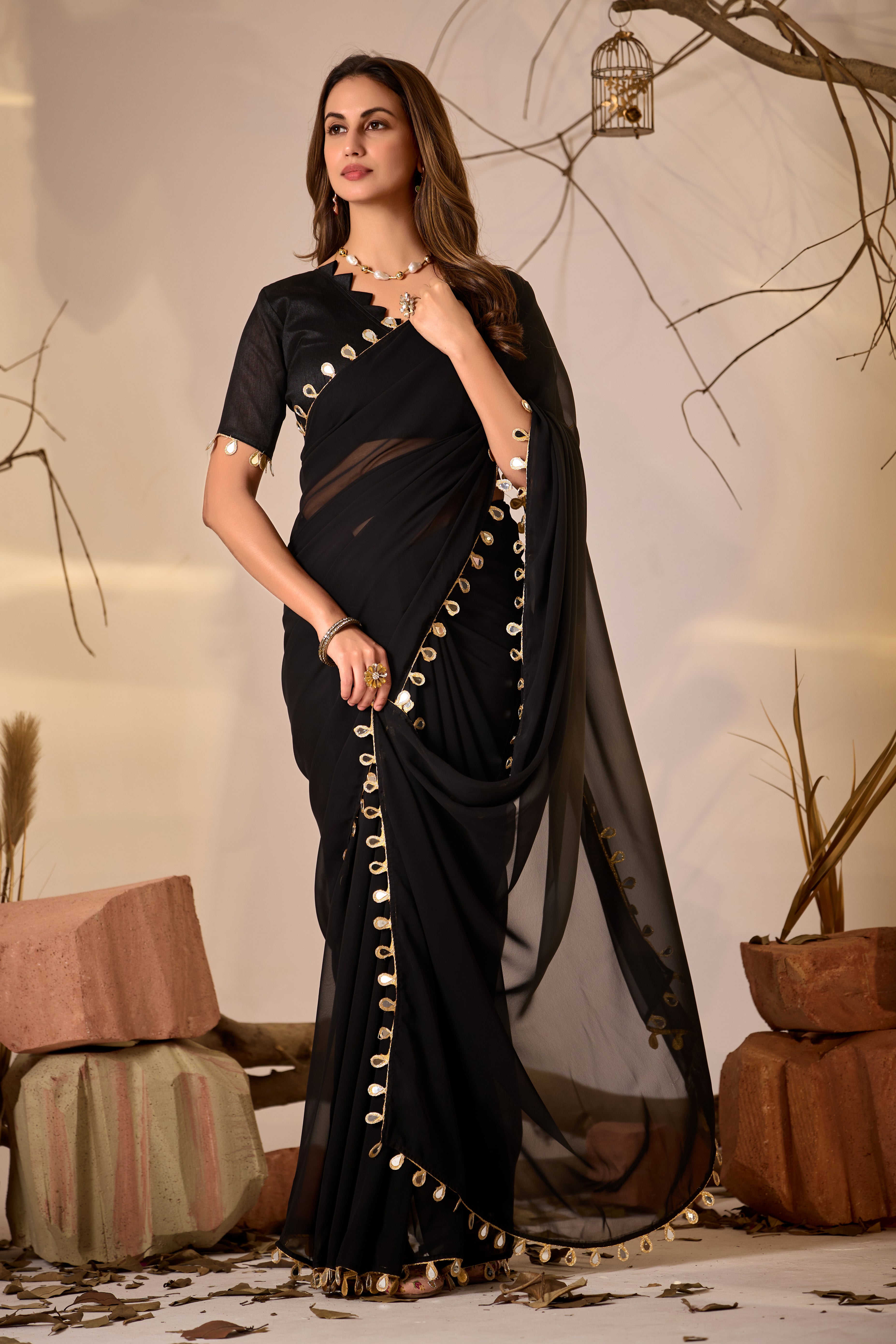 Georgette Saree with Teardrop Golden Border